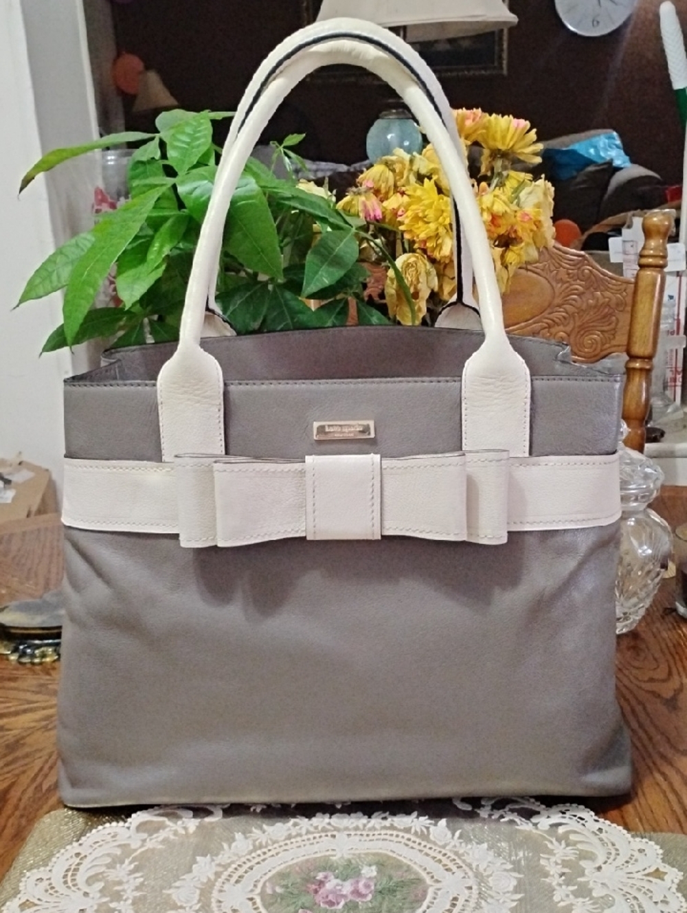 KATE SPADE ♠️ NEW York! Taupe and Cream Tote Large Bag with Bow Accent